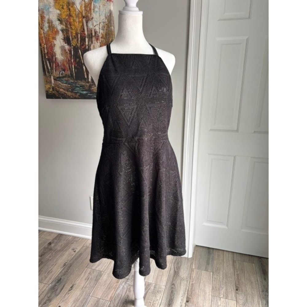 Guess Black Sequin Geometric Mesh Cocktail Dress Halter Crisscross Back Size 10